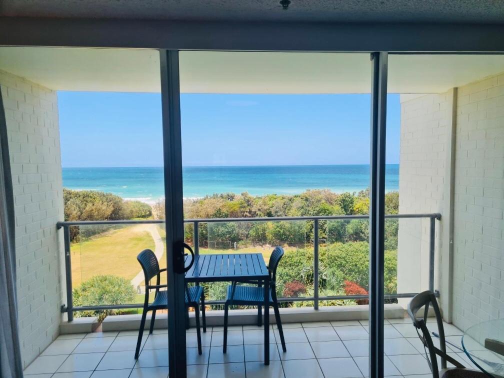 Ocean Bliss - Top Floor Beachfront Studio With Amazing Views ! Marcoola Zewnętrze zdjęcie
